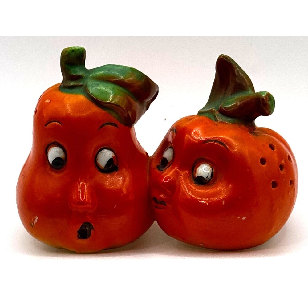 Vintage kissing fruits orange & pear Salt & Pepper Shaker Made in Japan MCM